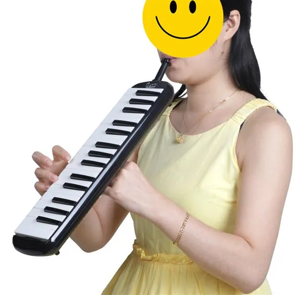 32-Key Melodica with Mouthpiece & Hose & Bag Black