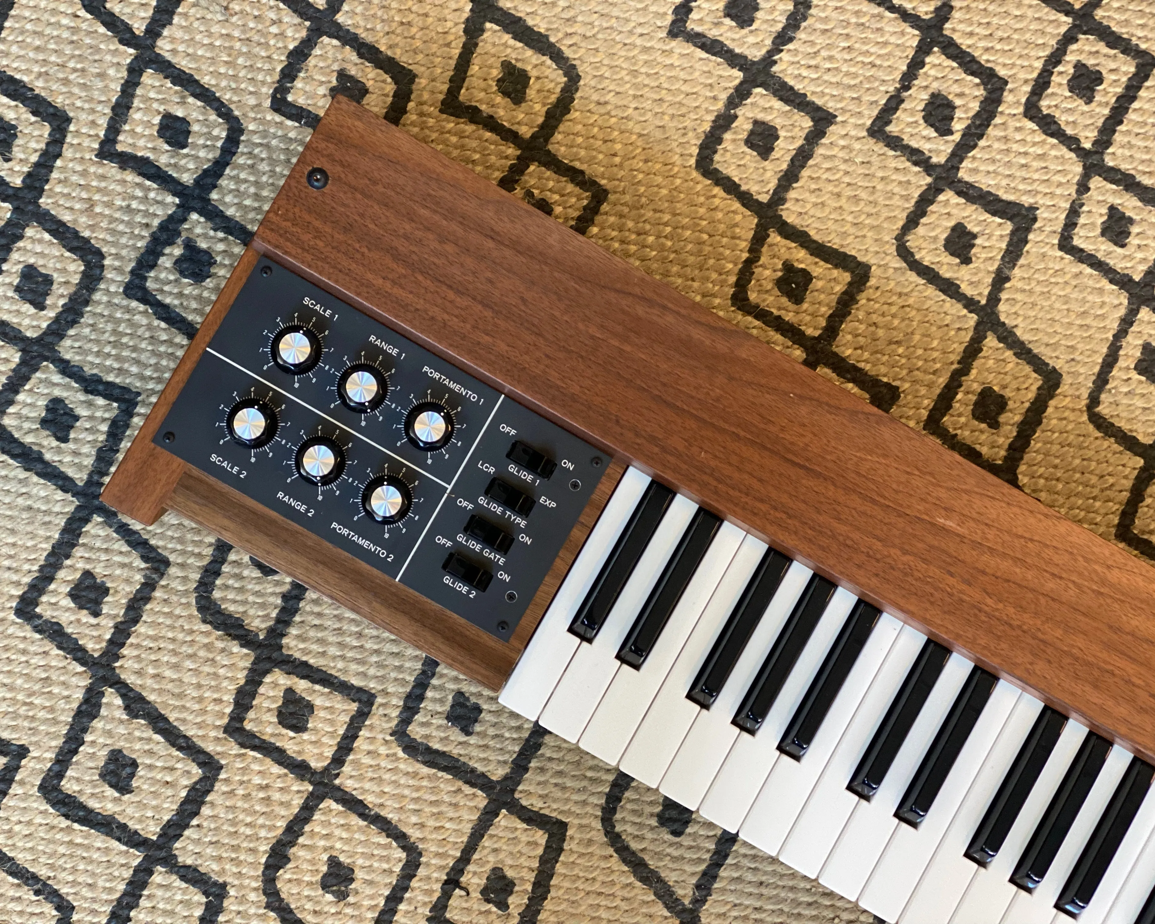 Moog 953 Duophonic 61 Note Keyboard - Walnut