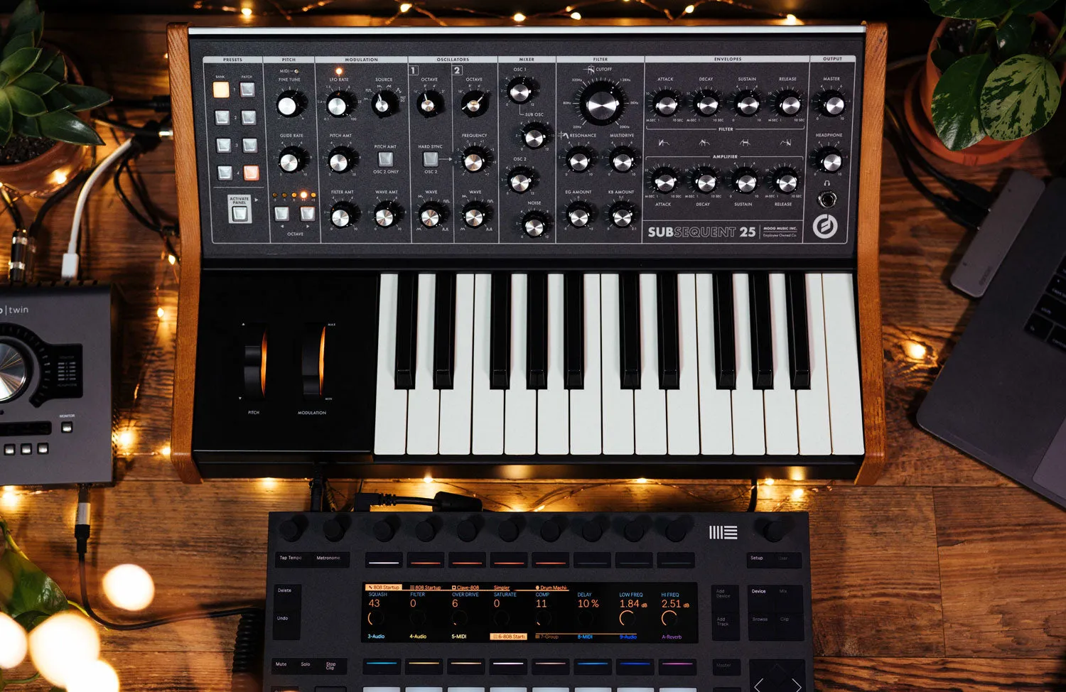 Moog Subsequent 25